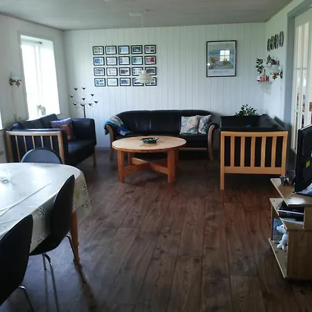 Semesterbostad Krogsogard Holiday House